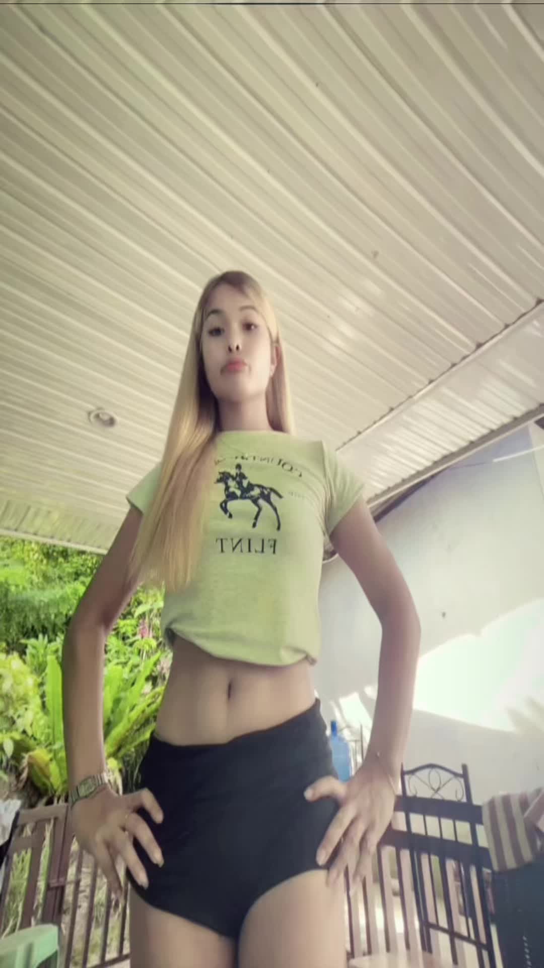 @Lexiee.