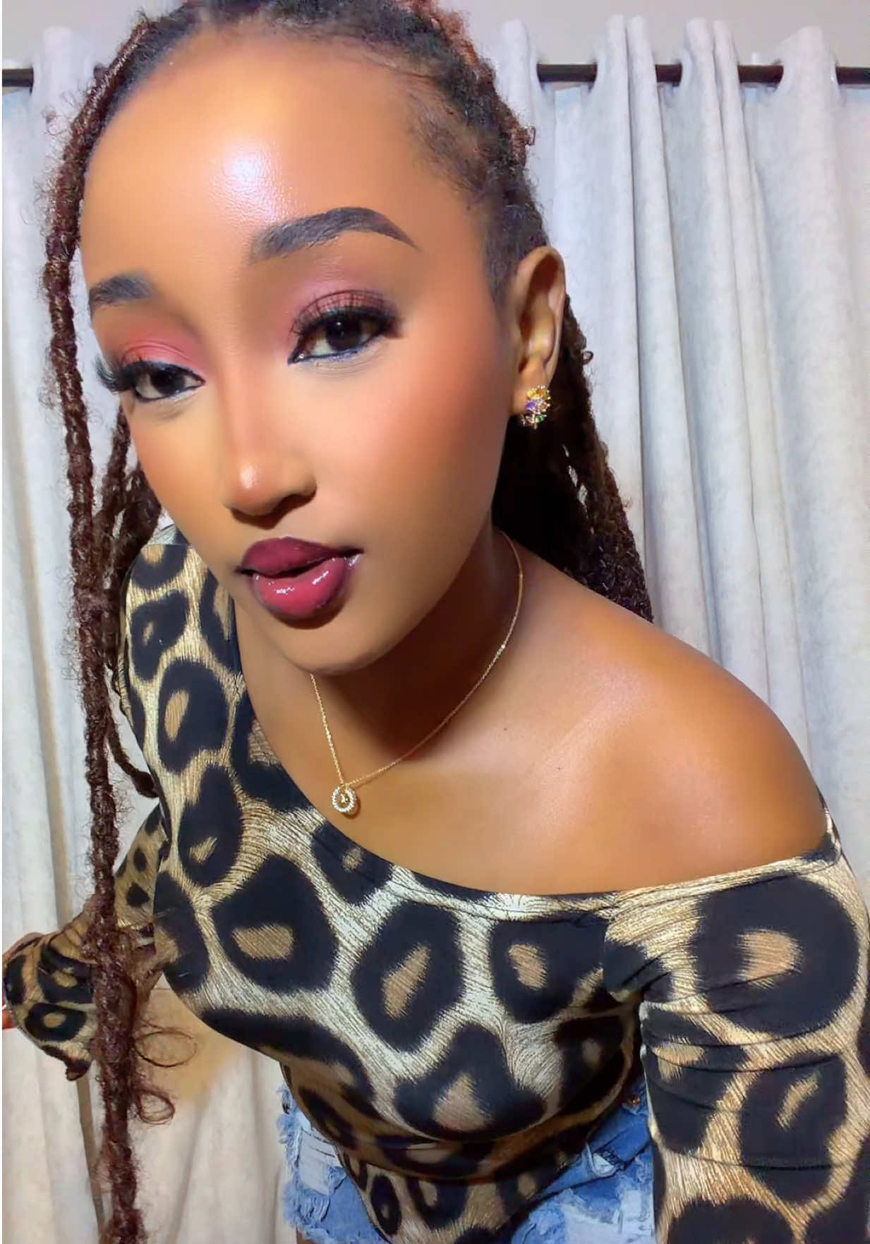 @Victoria_wendo🇰🇪