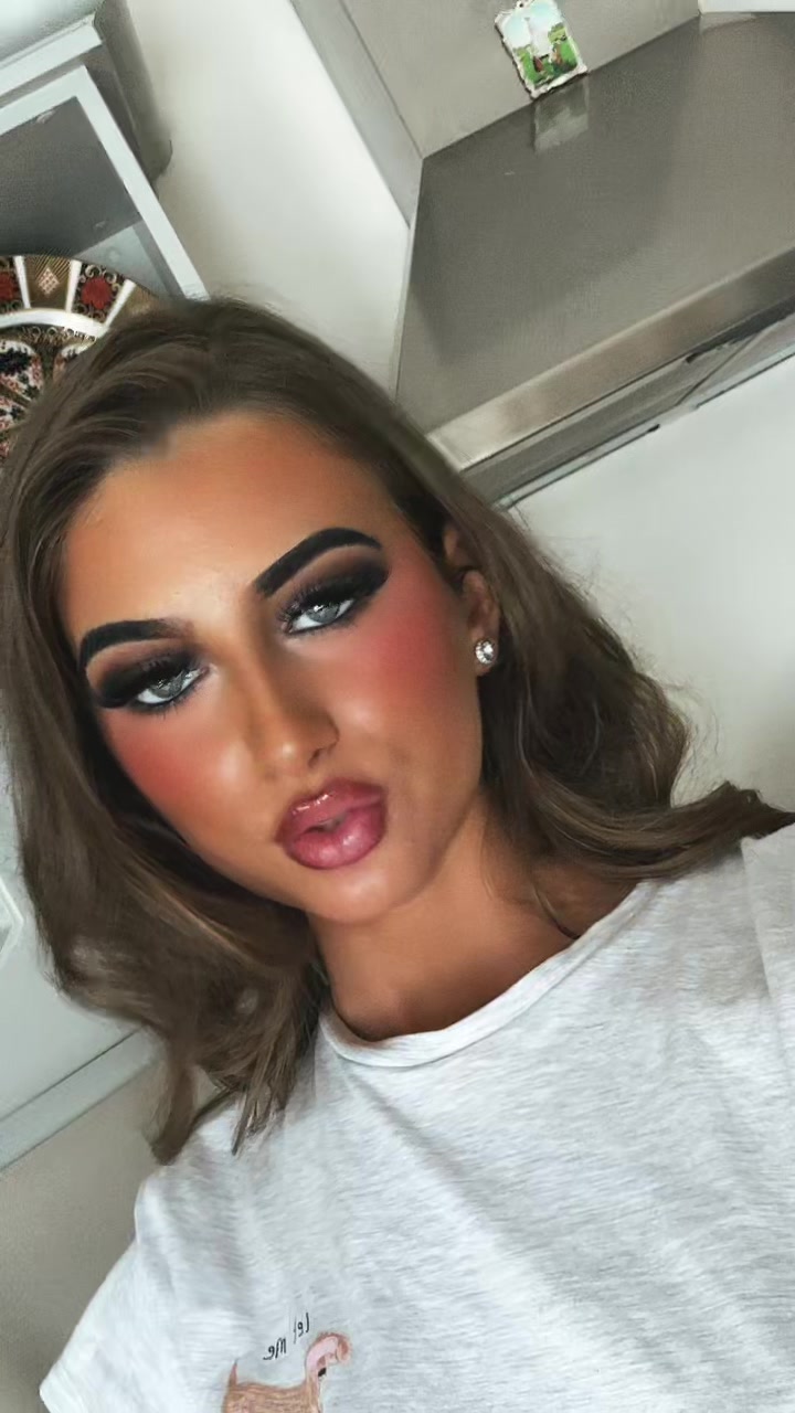 @PAULINE DELANEY