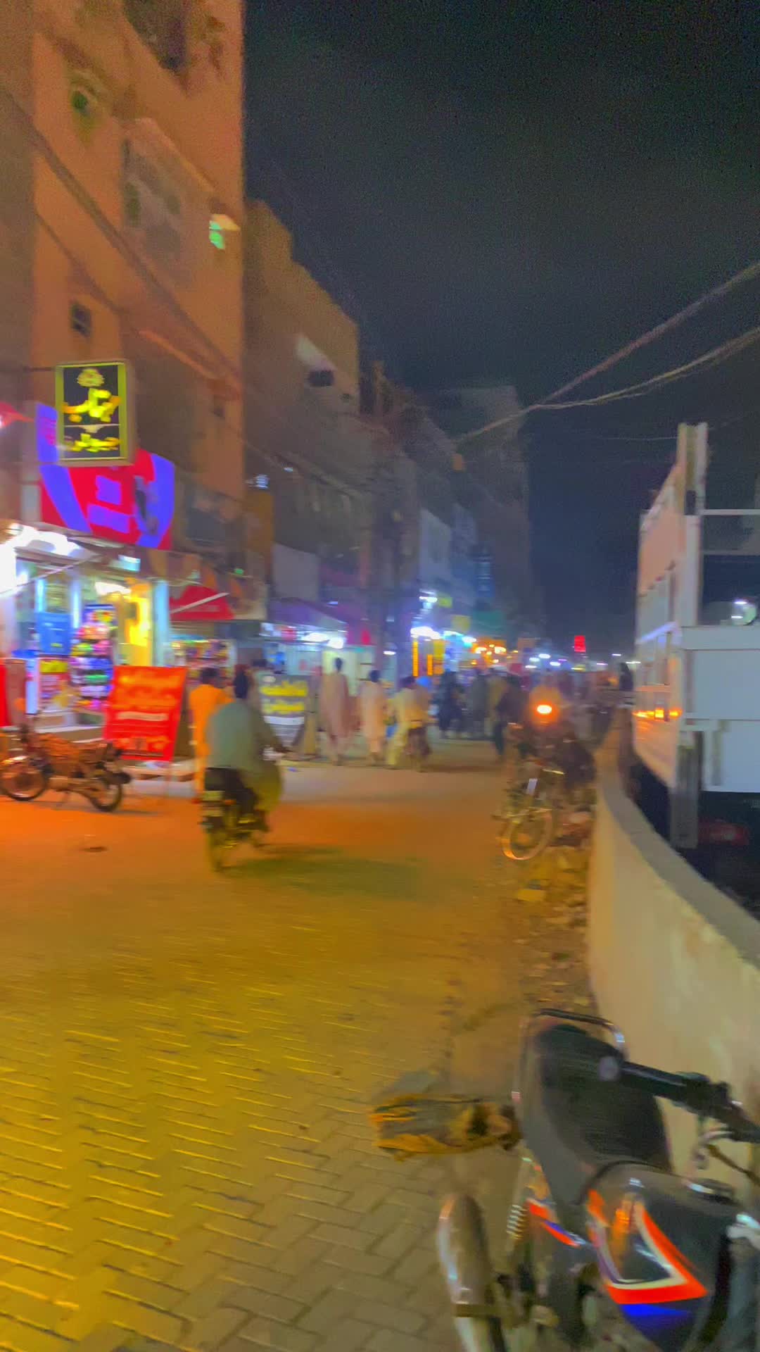 @Karachi next view🐣