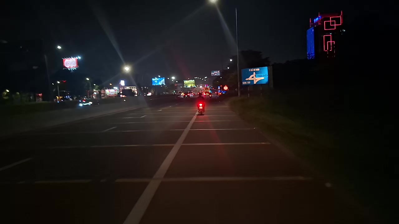 @Hoàng quay xe khách