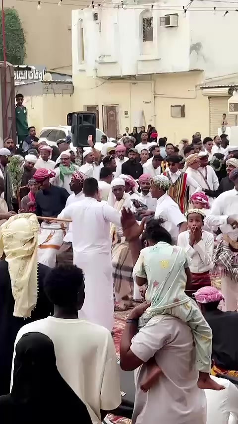 @ڤرقة آخوإن عـآيٌـل🤍🌼.