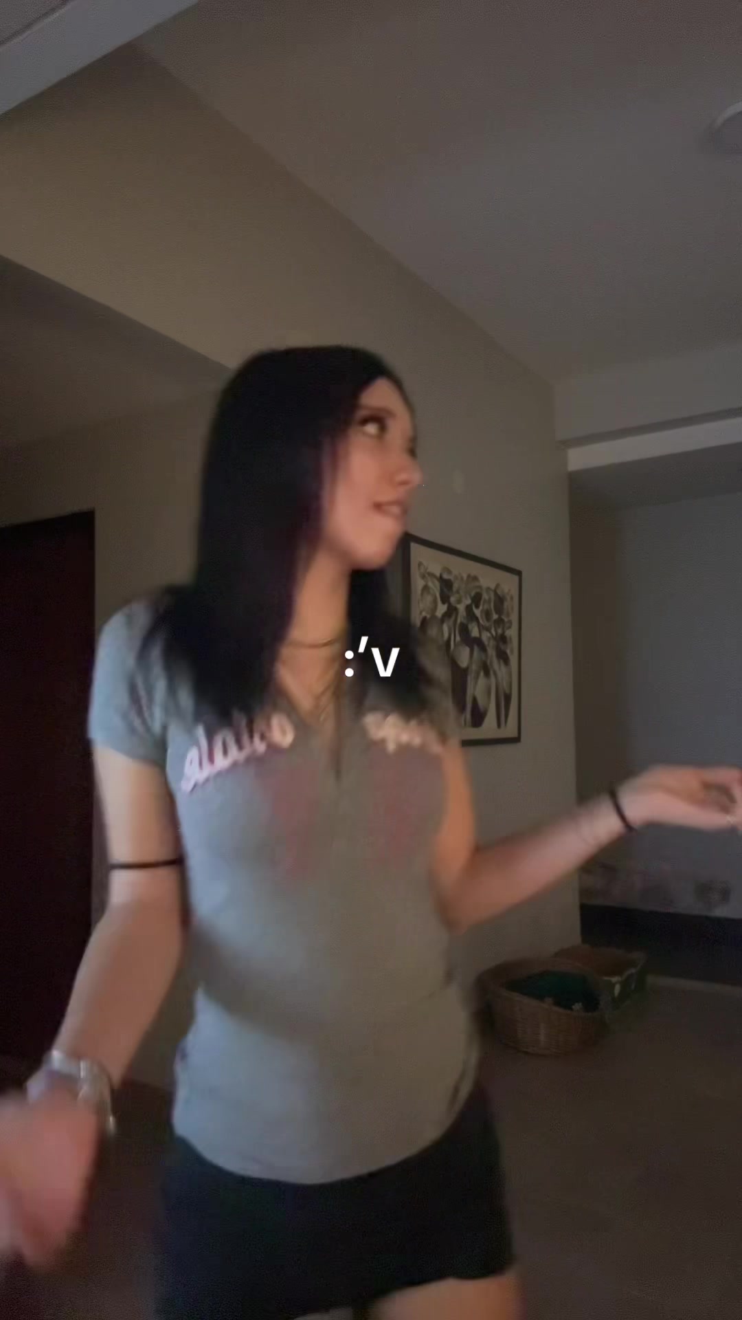 @Poli