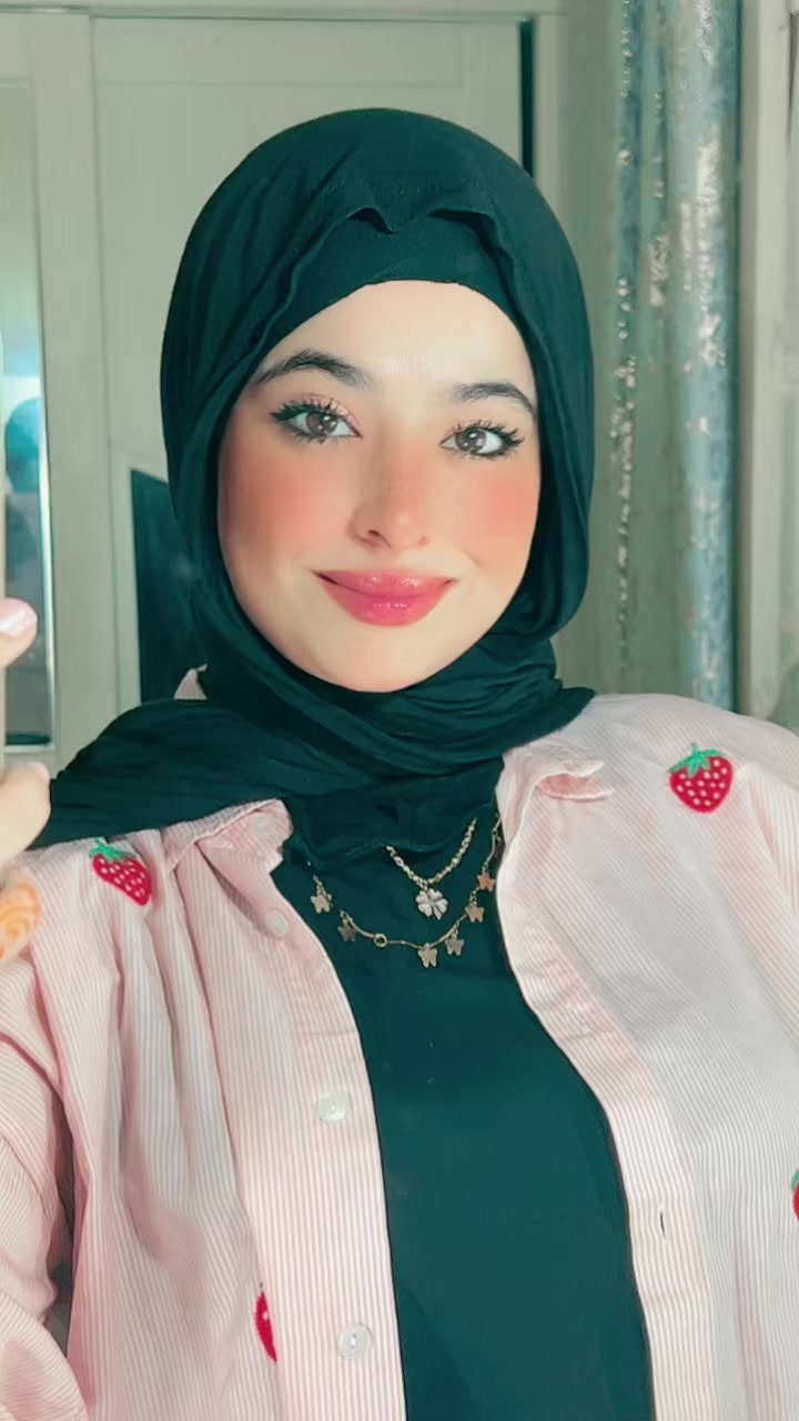 @بثينة شيبان Bouthaina Chibane