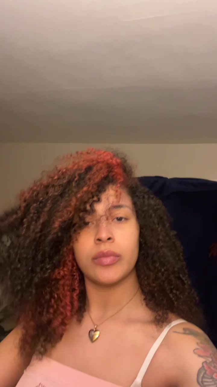 @bareface_baddie