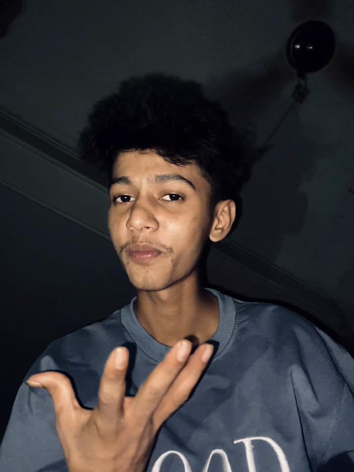 @ᴀʀɪʏᴀɴ🕷️🕸️