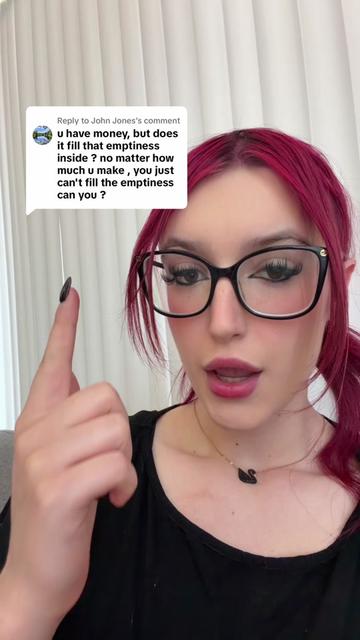 @itslarissatrishelle