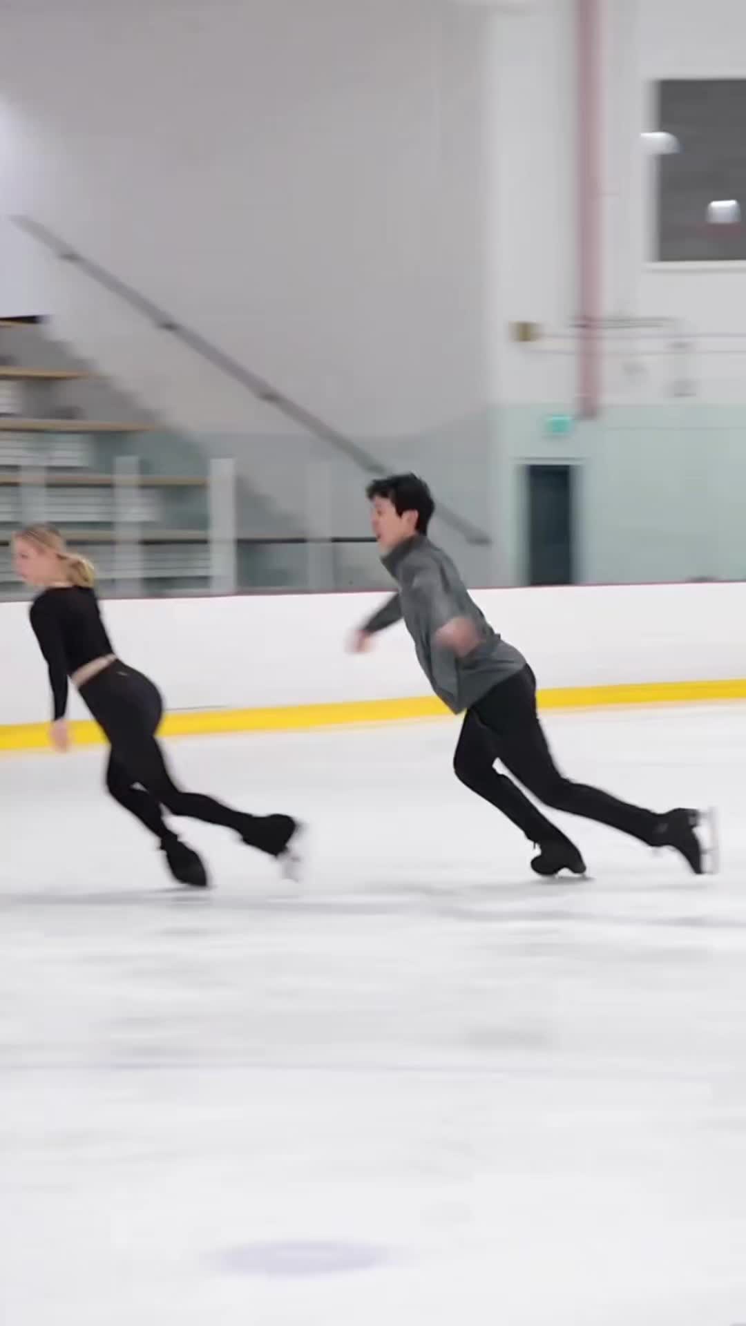 @𝐄𝐦𝐢𝐥𝐲'𝐬 ❄️