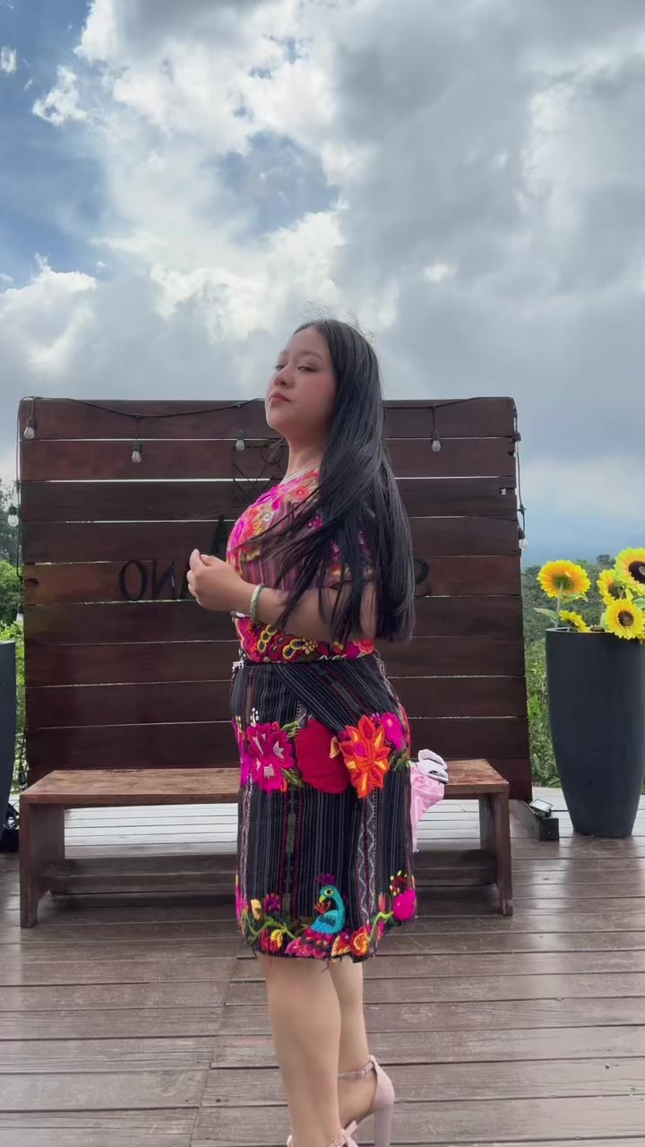 @Linda Morales🍓🔥