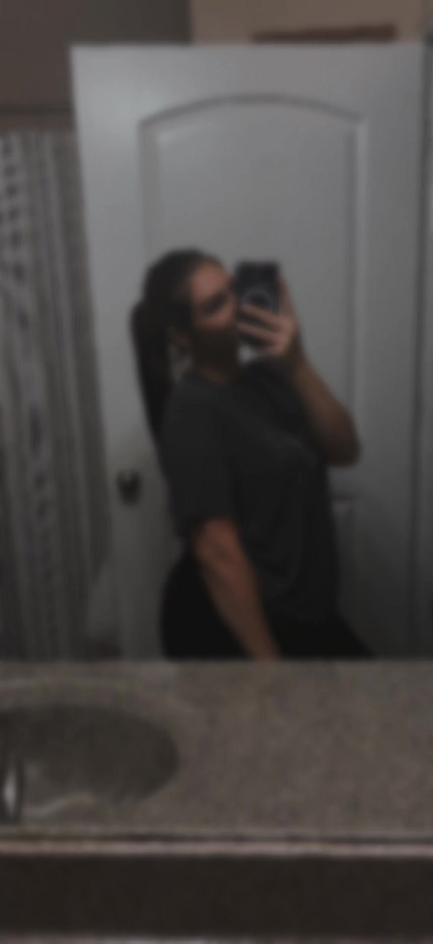 @elizebethnichole1