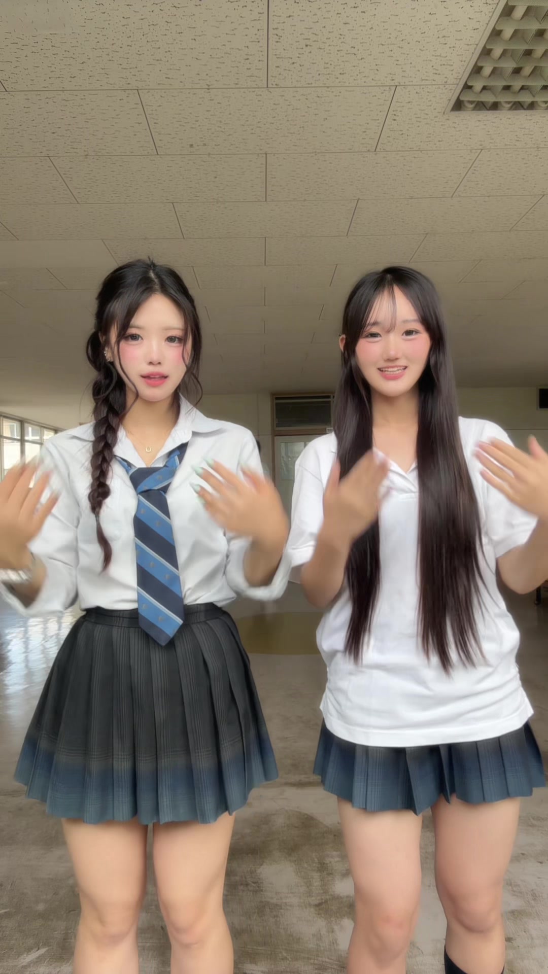 @ももにゃ