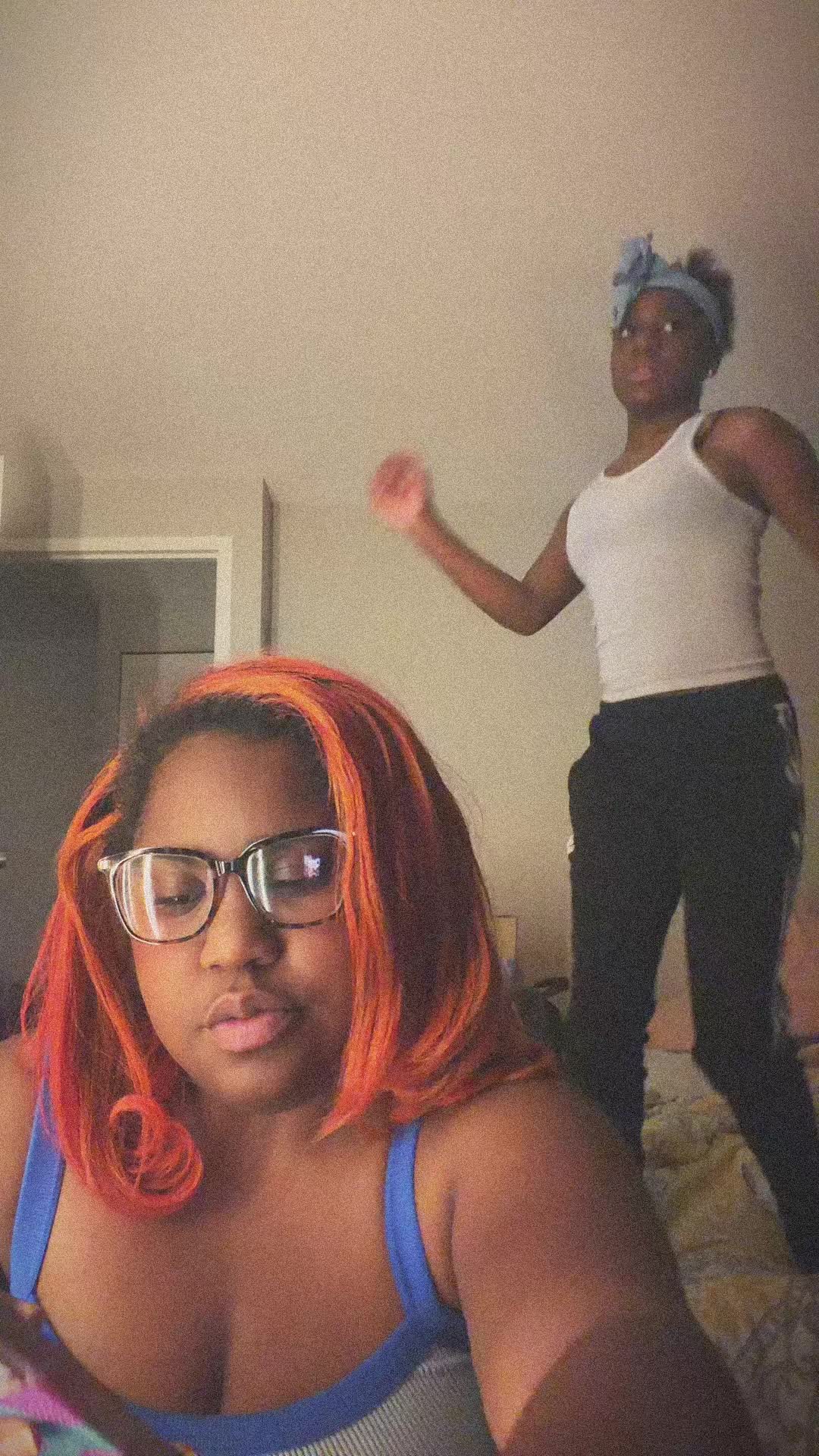 @Keepinupwithdeeshay