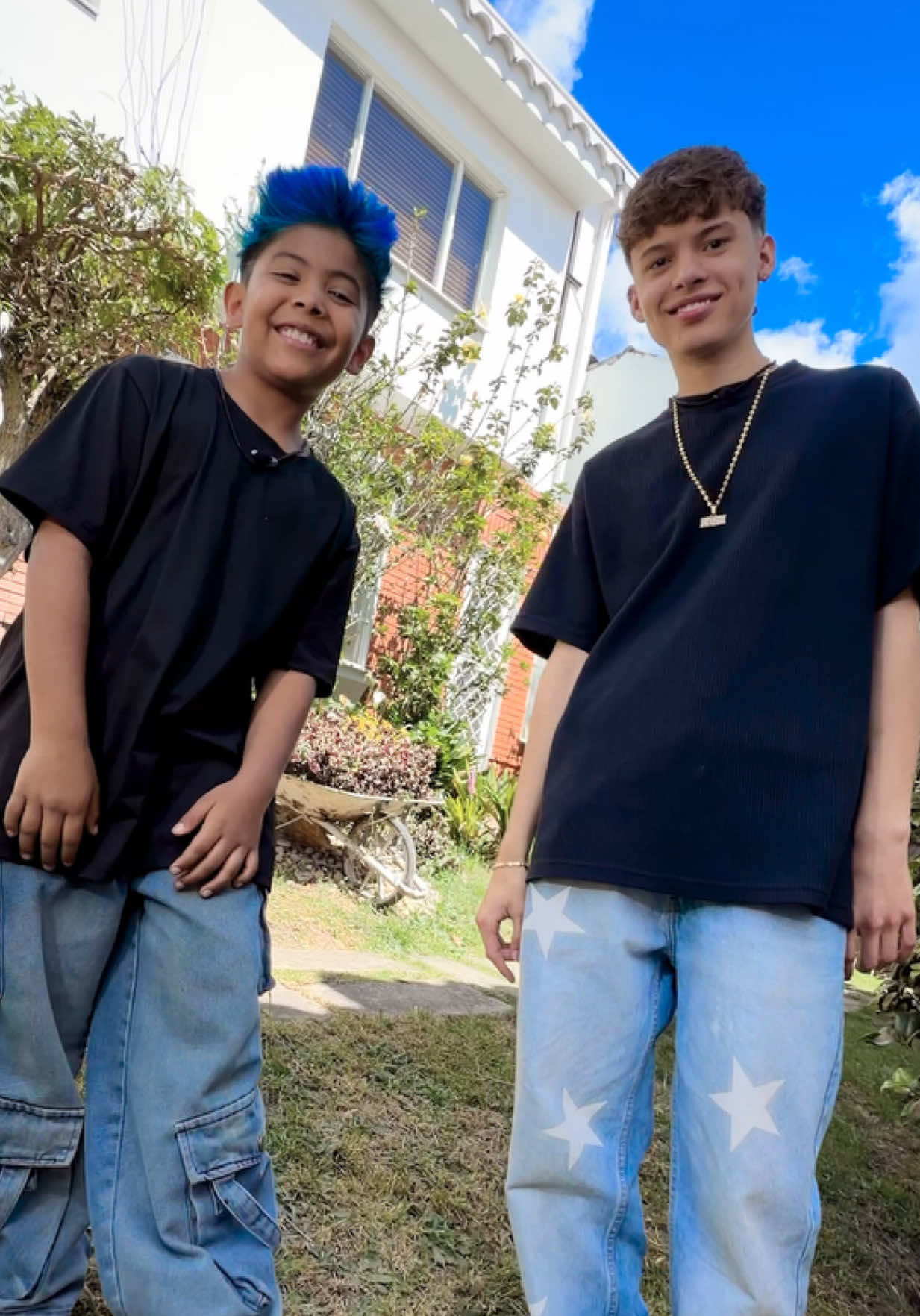 @S A N T I