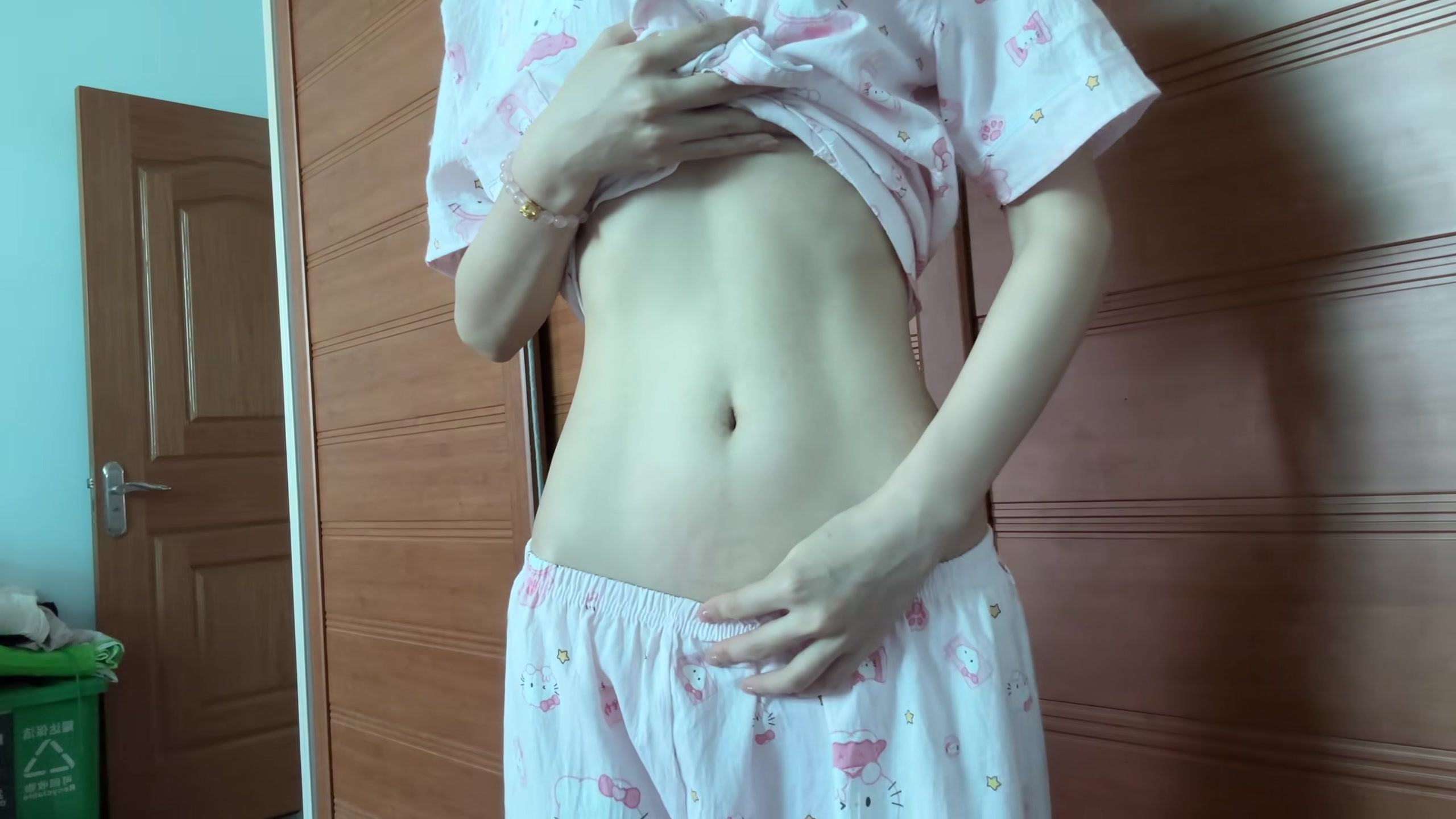 @Thi&ecirc;n Hạ G&aacute;i Xinh