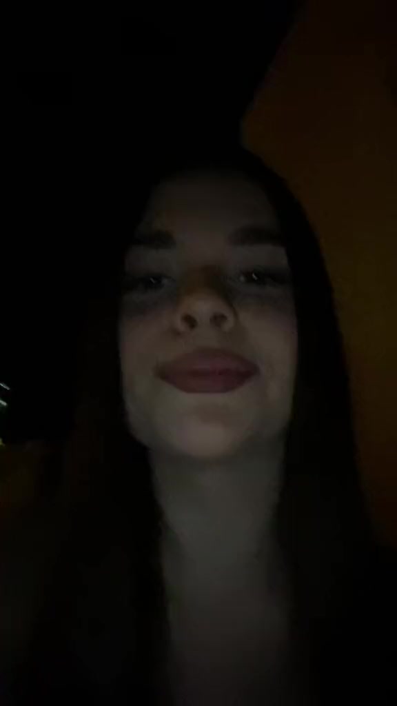 @𝐄