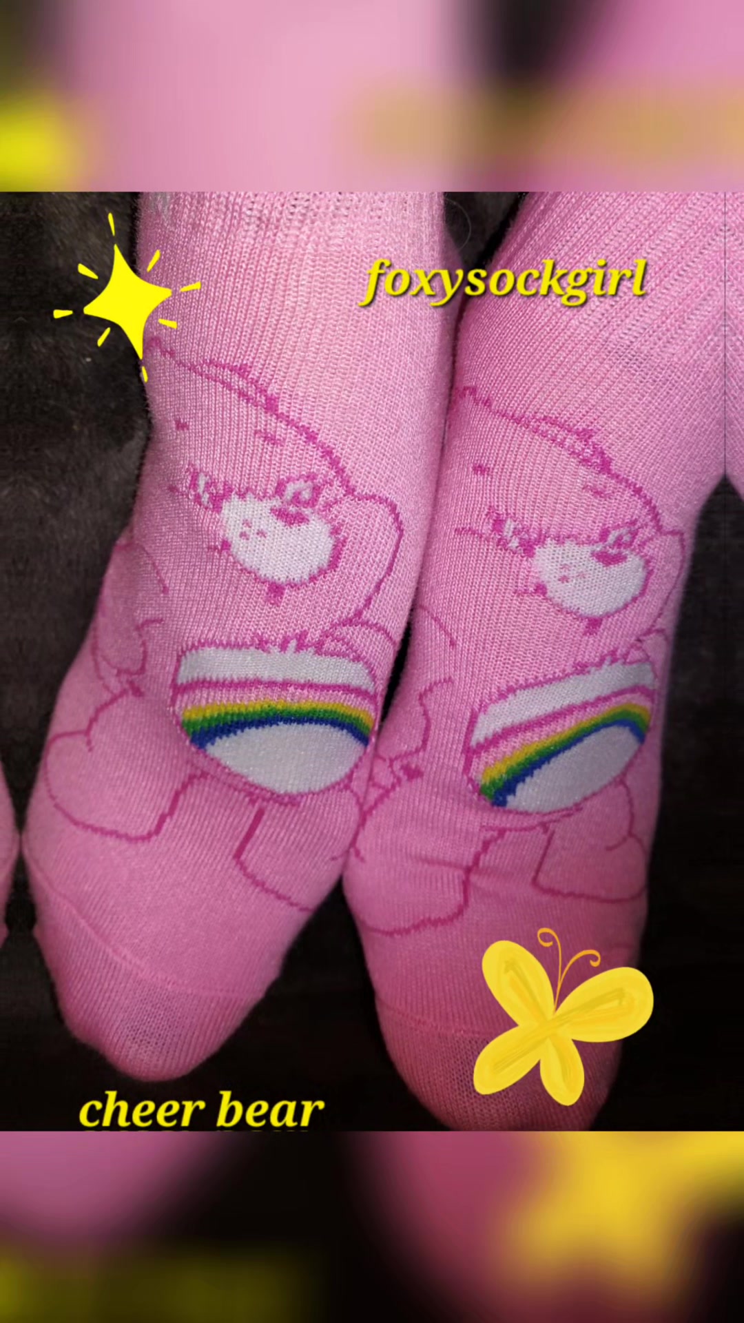 @foxysockgirl
