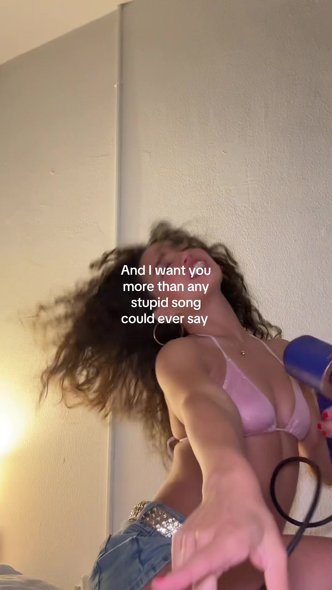 @ALONDRA ♡︎