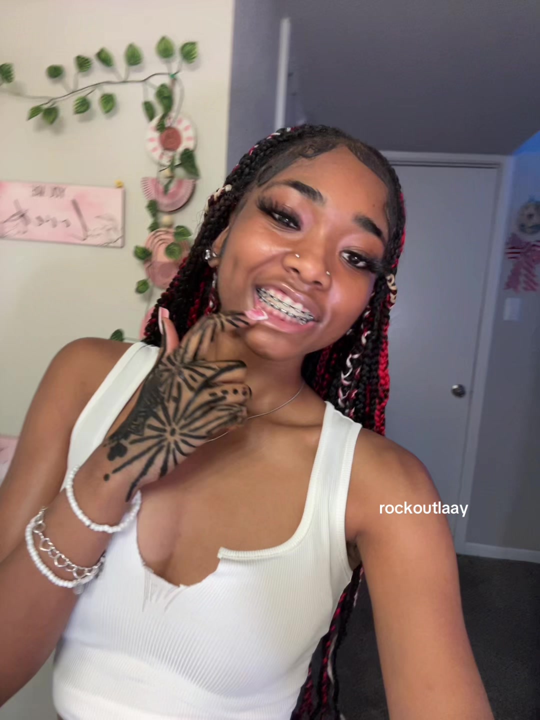 @rockoutlaay