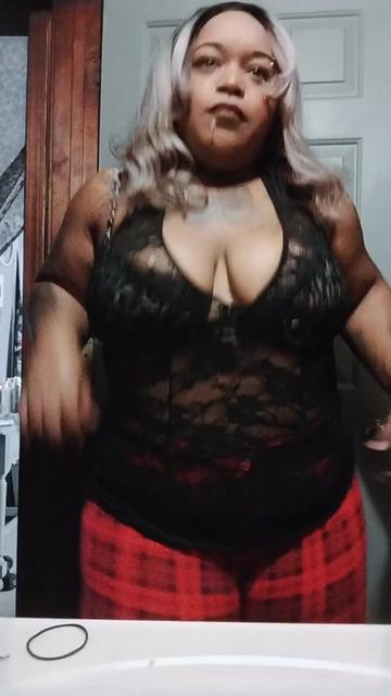 @👑 Queenstrawberry27