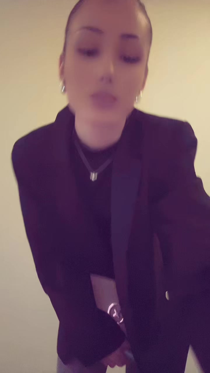 @👑