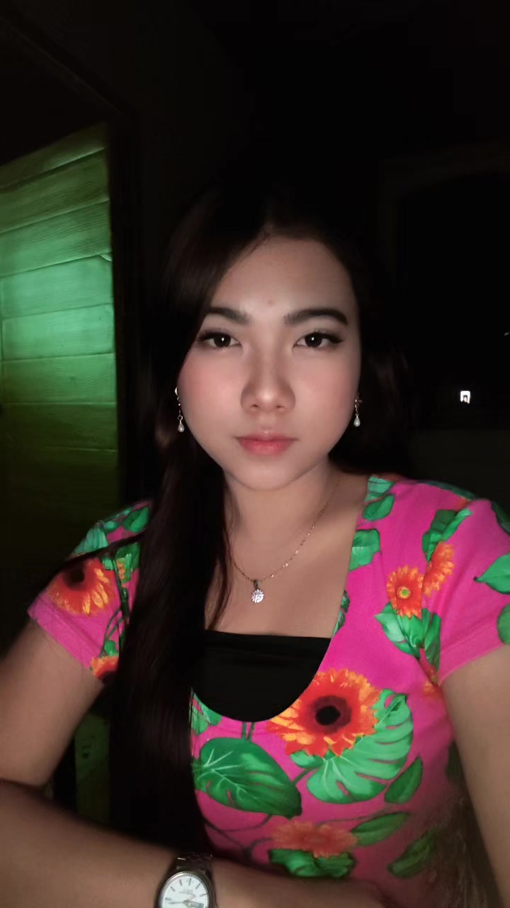 @urgirl_crxtn