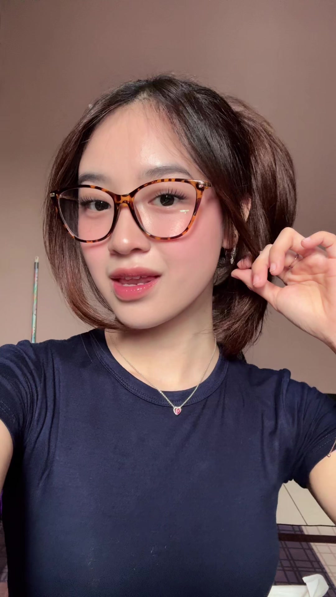 @𝒩