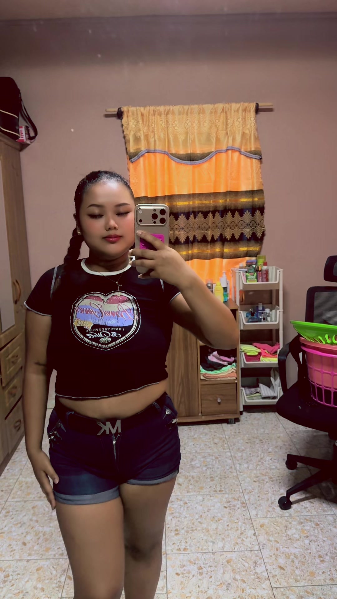 @𝖈𝖍𝖆𝖗💫💜