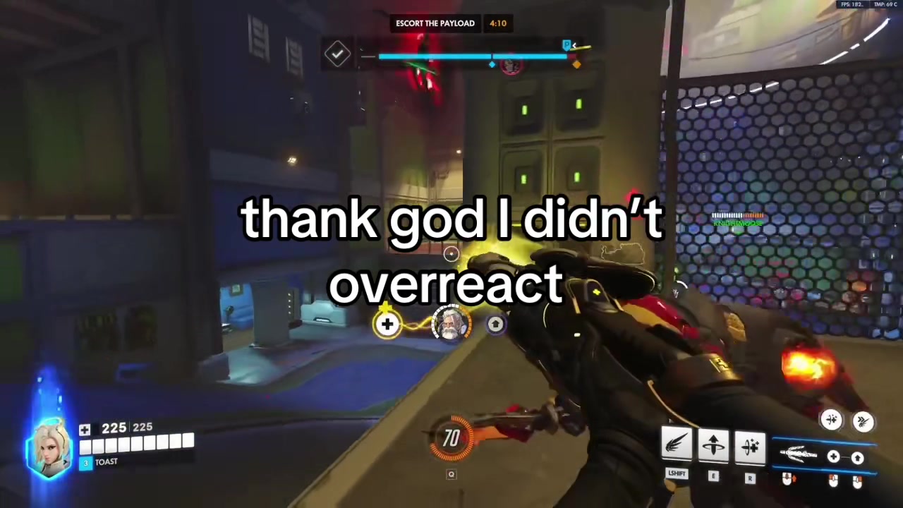 @r0zey_