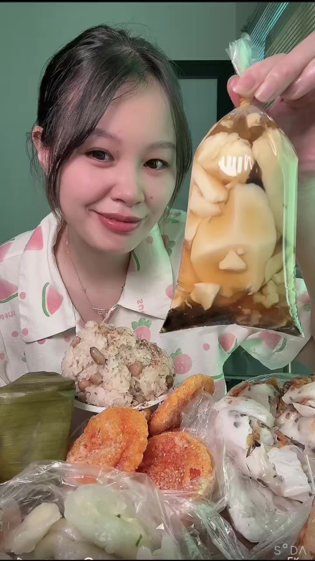 @Th&iacute;ch ăn vặt về đ&ecirc;m 🍱
