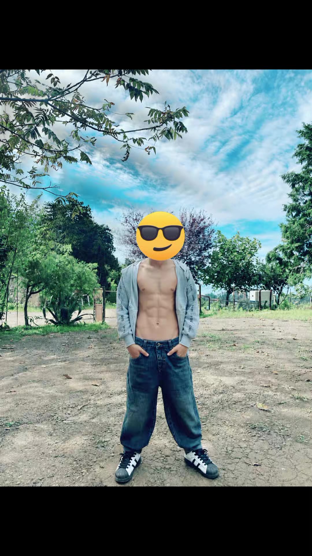 @✵