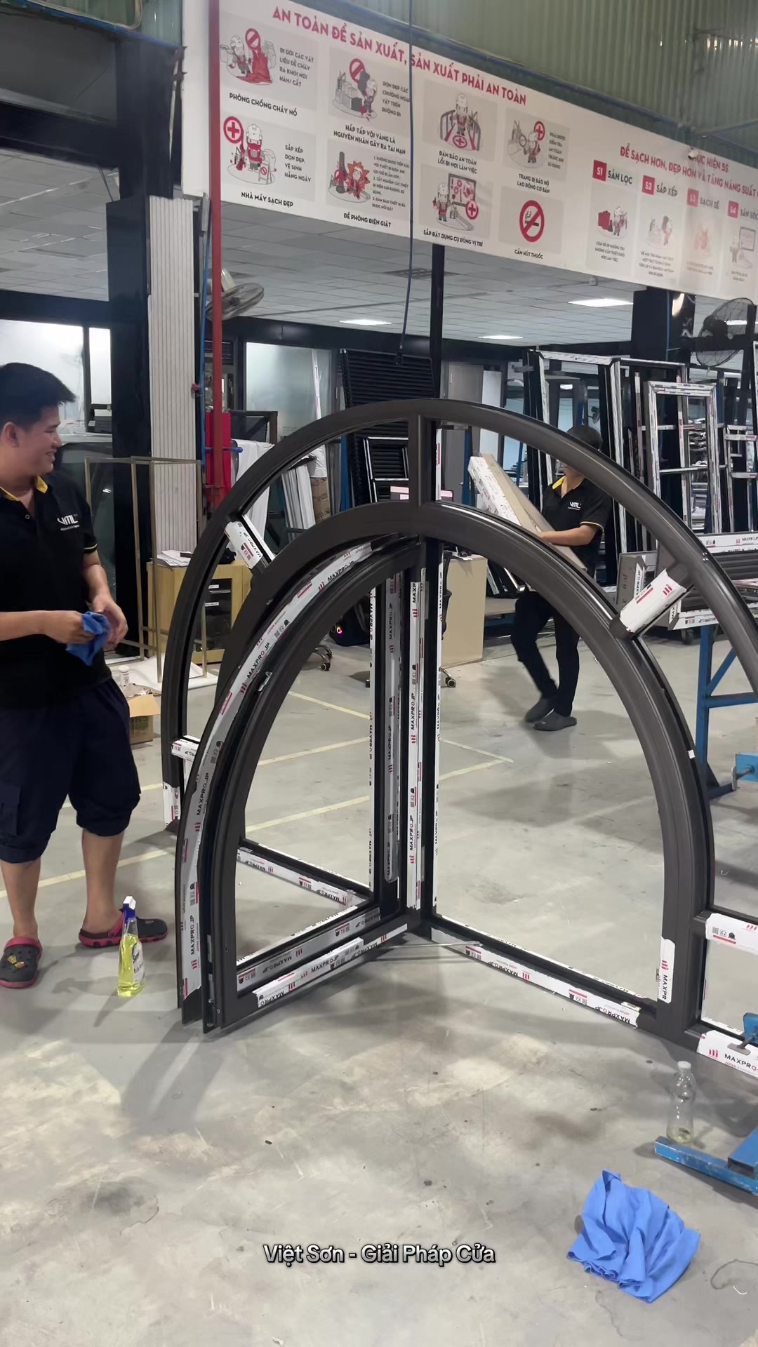 @Việt Sơn - Giải Pháp Cửa