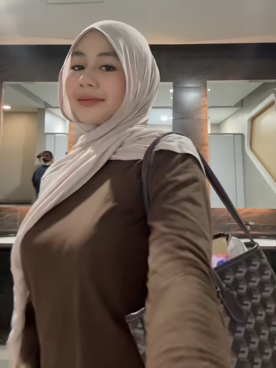 @Azura
