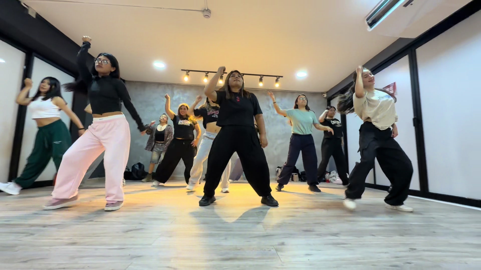 @X FORCE - ESCUELA DE BAILE