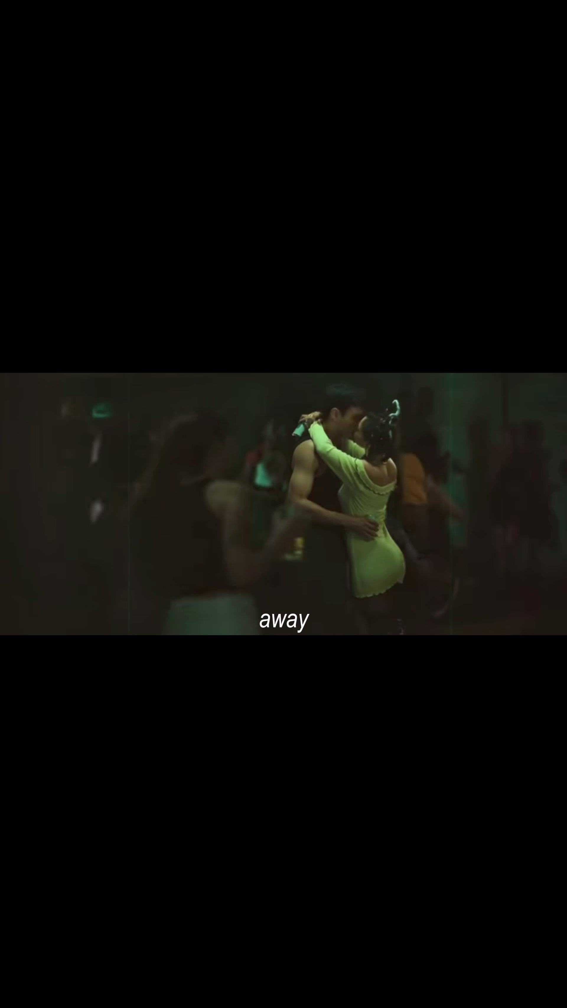 @✃