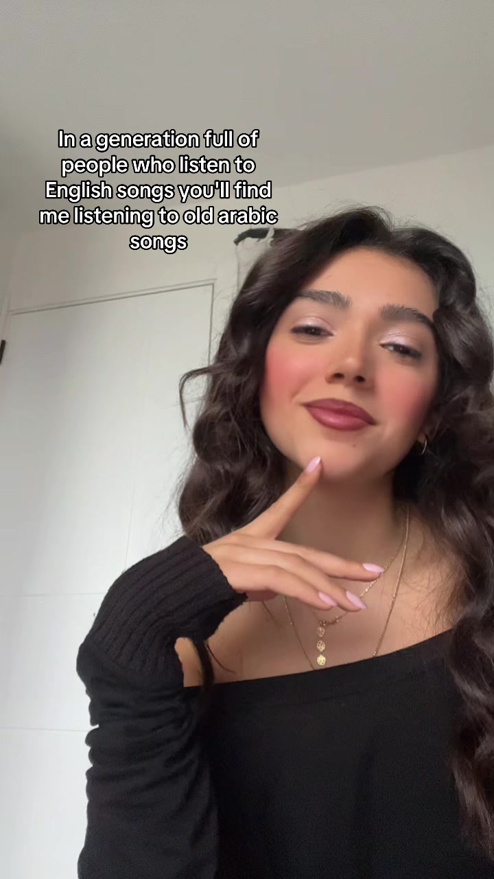 @𝐜 𝐡 𝐫 𝐢 𝐬 𝐭 𝐚