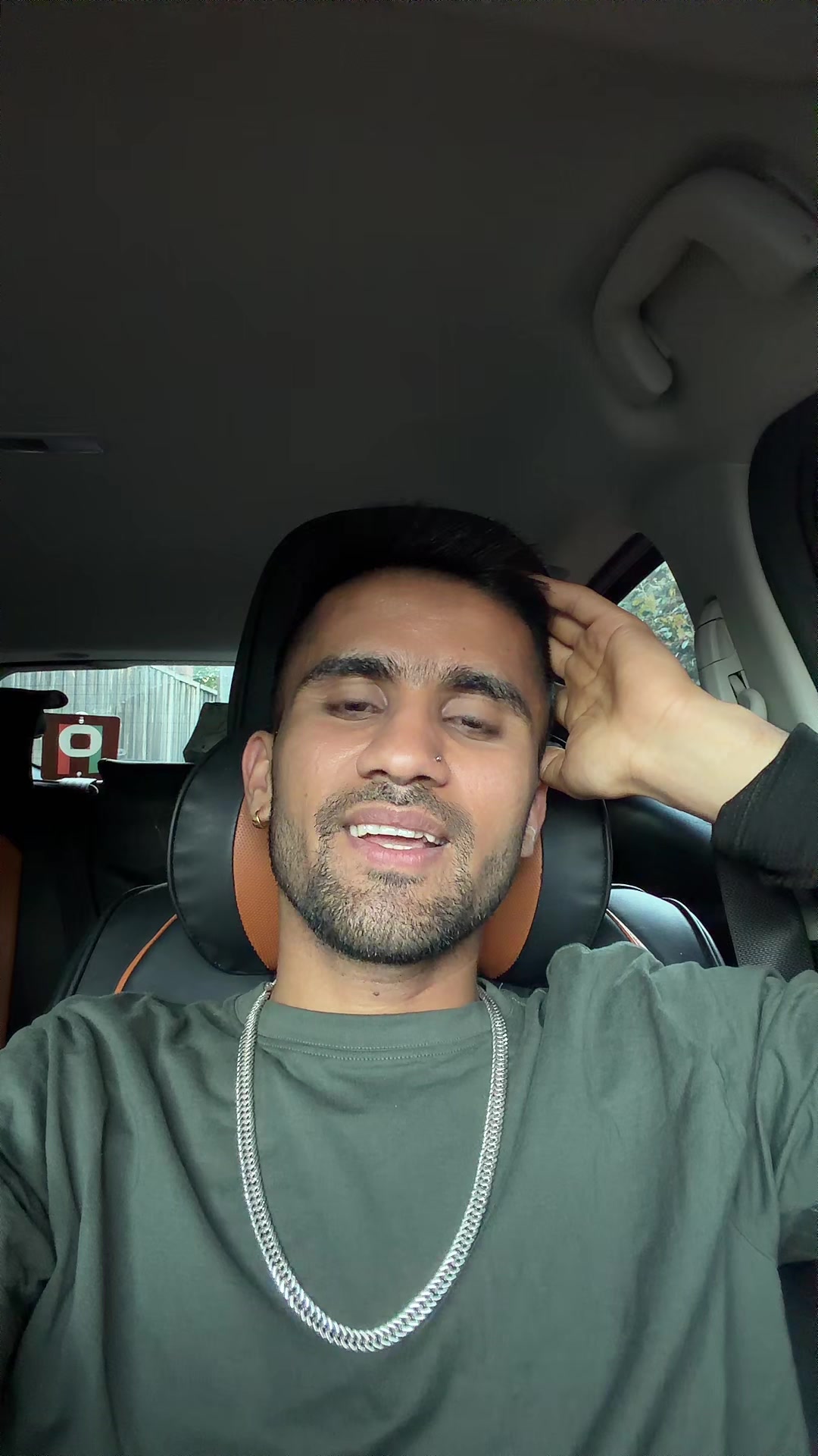 @Riz&trade;️
