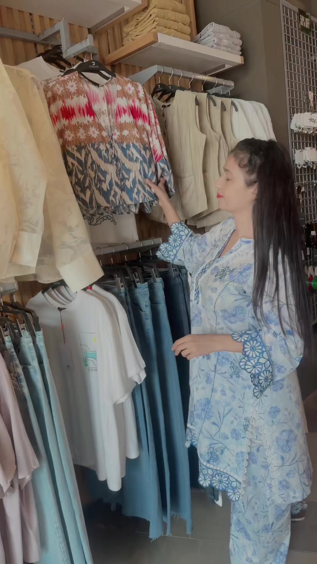 @Sania Khan Actress