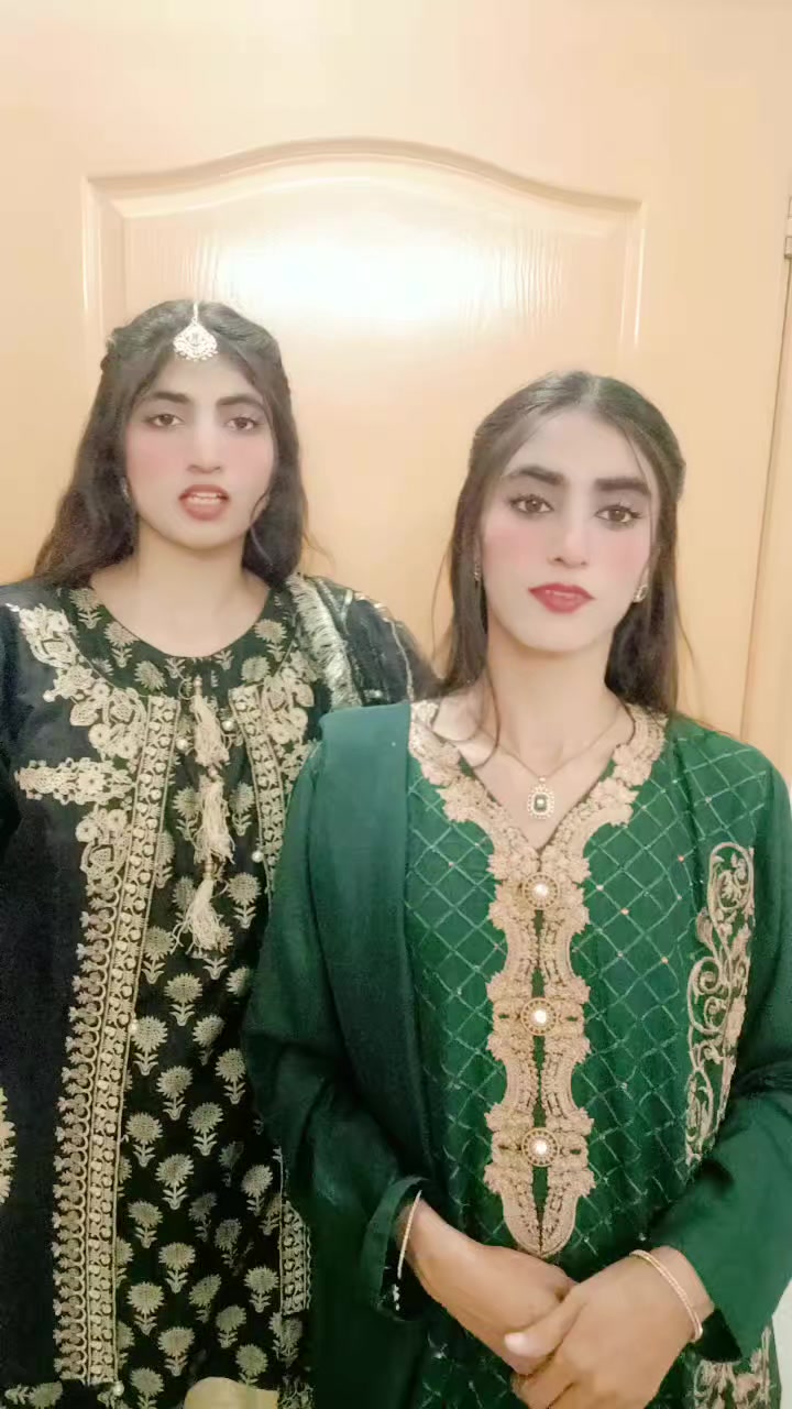 @Queen👑 Sisters💞💞