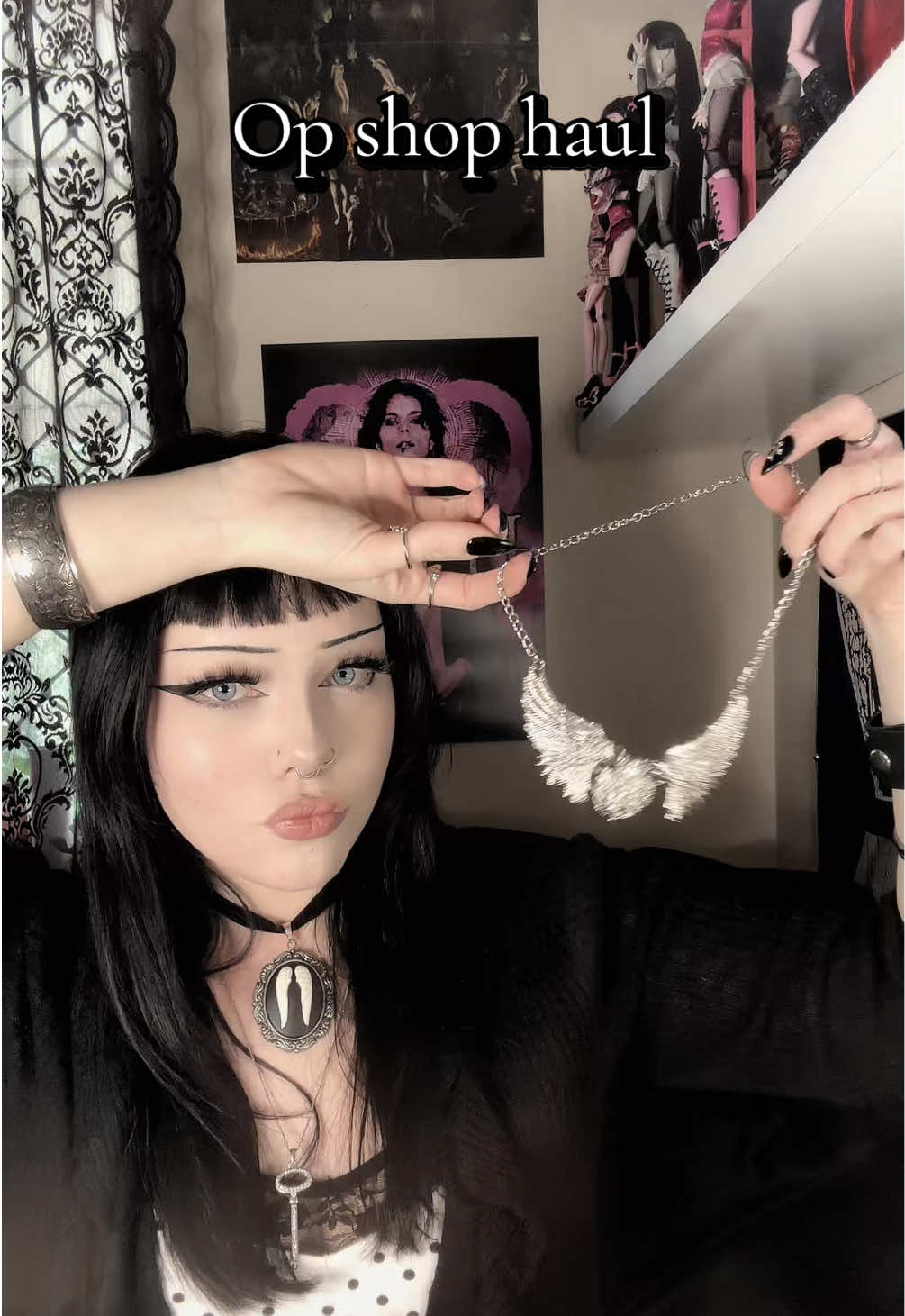 @Emily🦇🖤