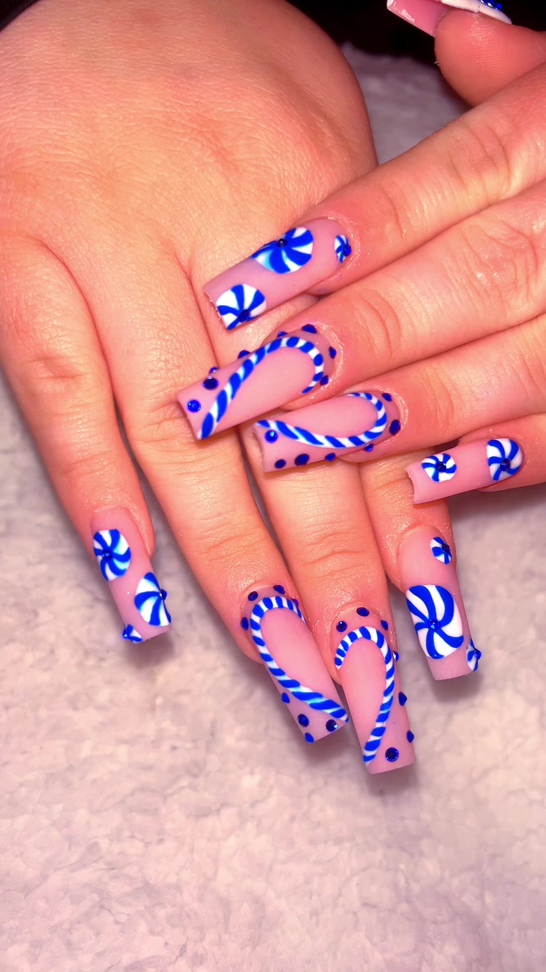 @MiMi 🎨🦋👑🦄