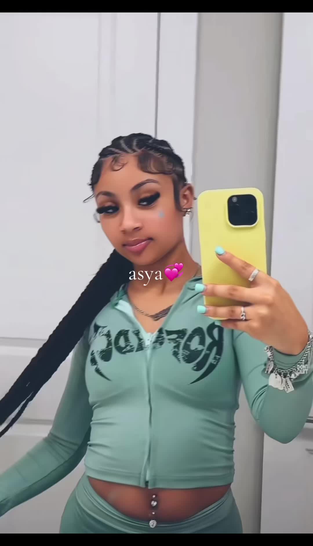@niyaad