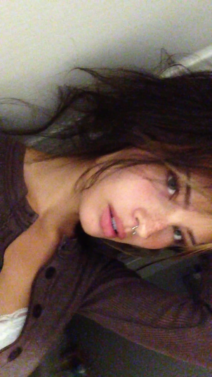 @:3