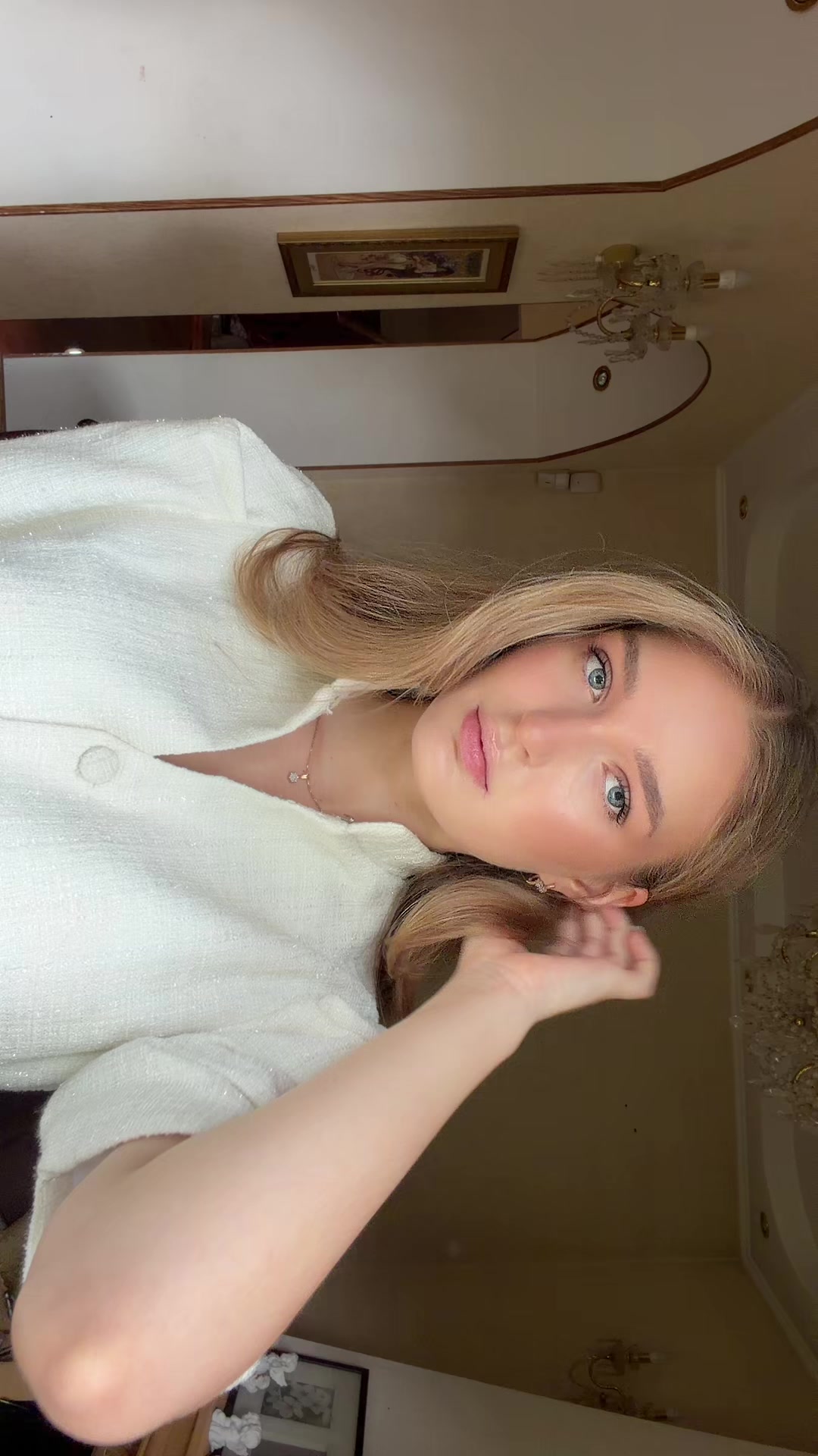 @Polina Lomova