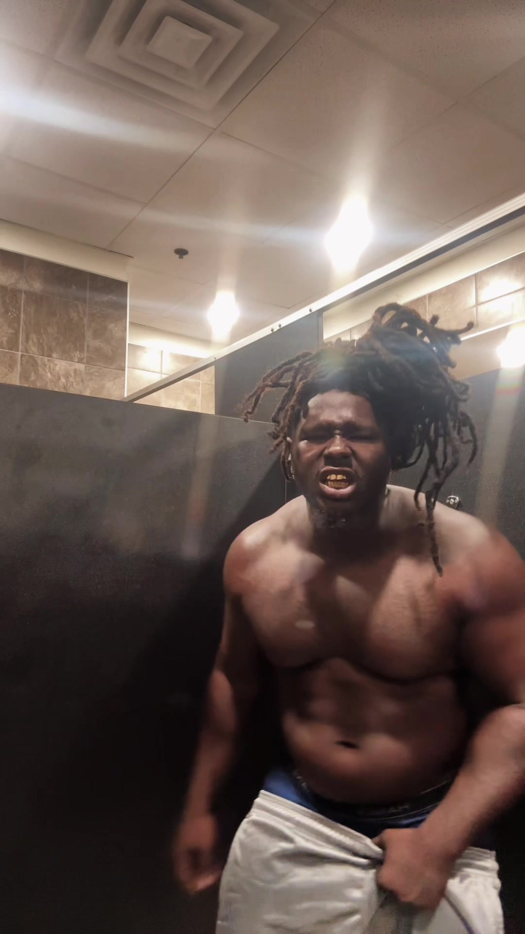@CyiereThaGorillaTrucka🦍