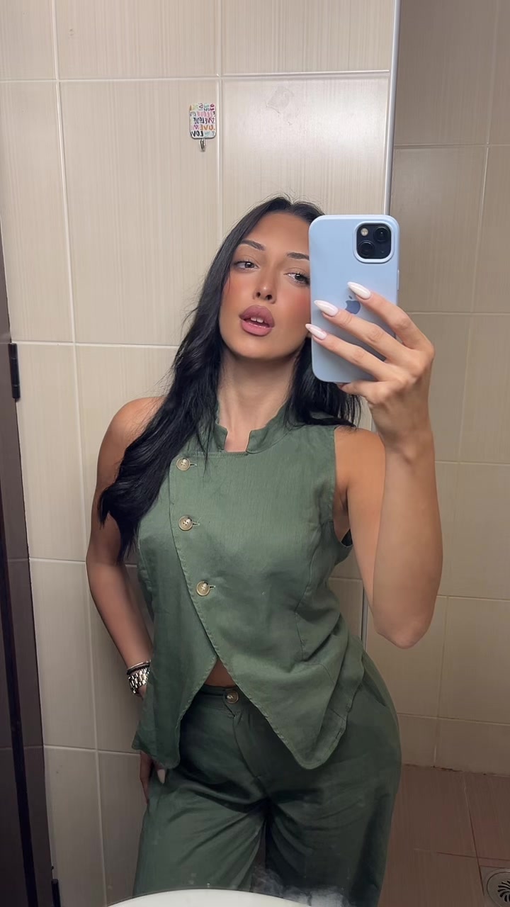@isidora