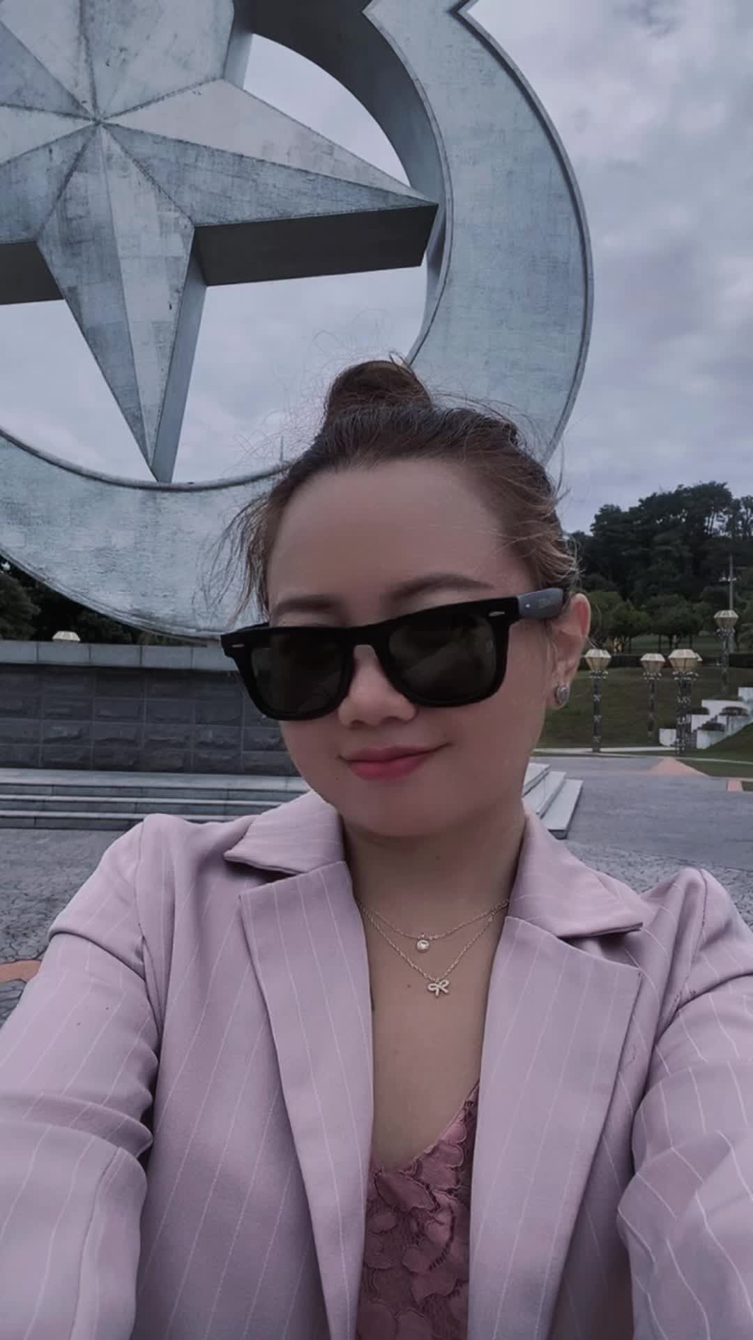 @￴