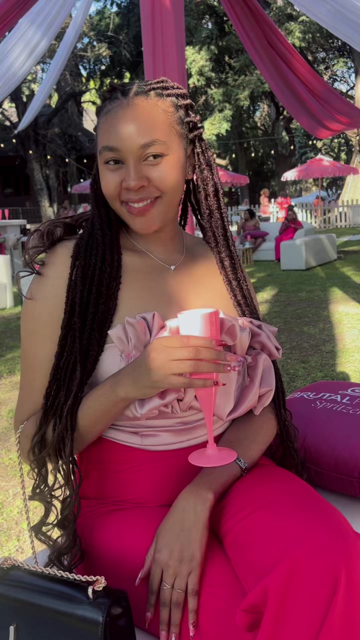 @Lelomo  ✨🌬️🇿🇦