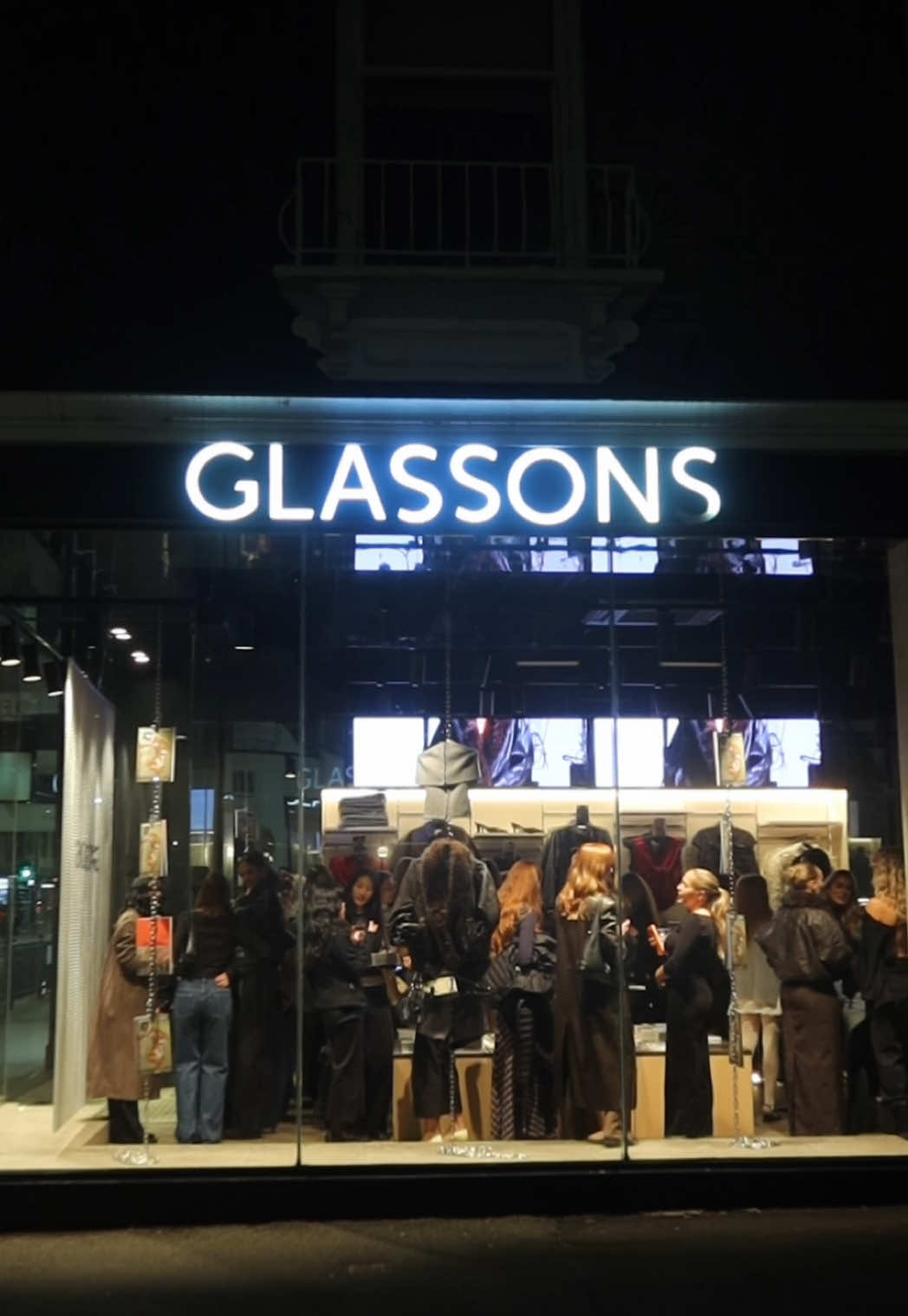 @Glassons