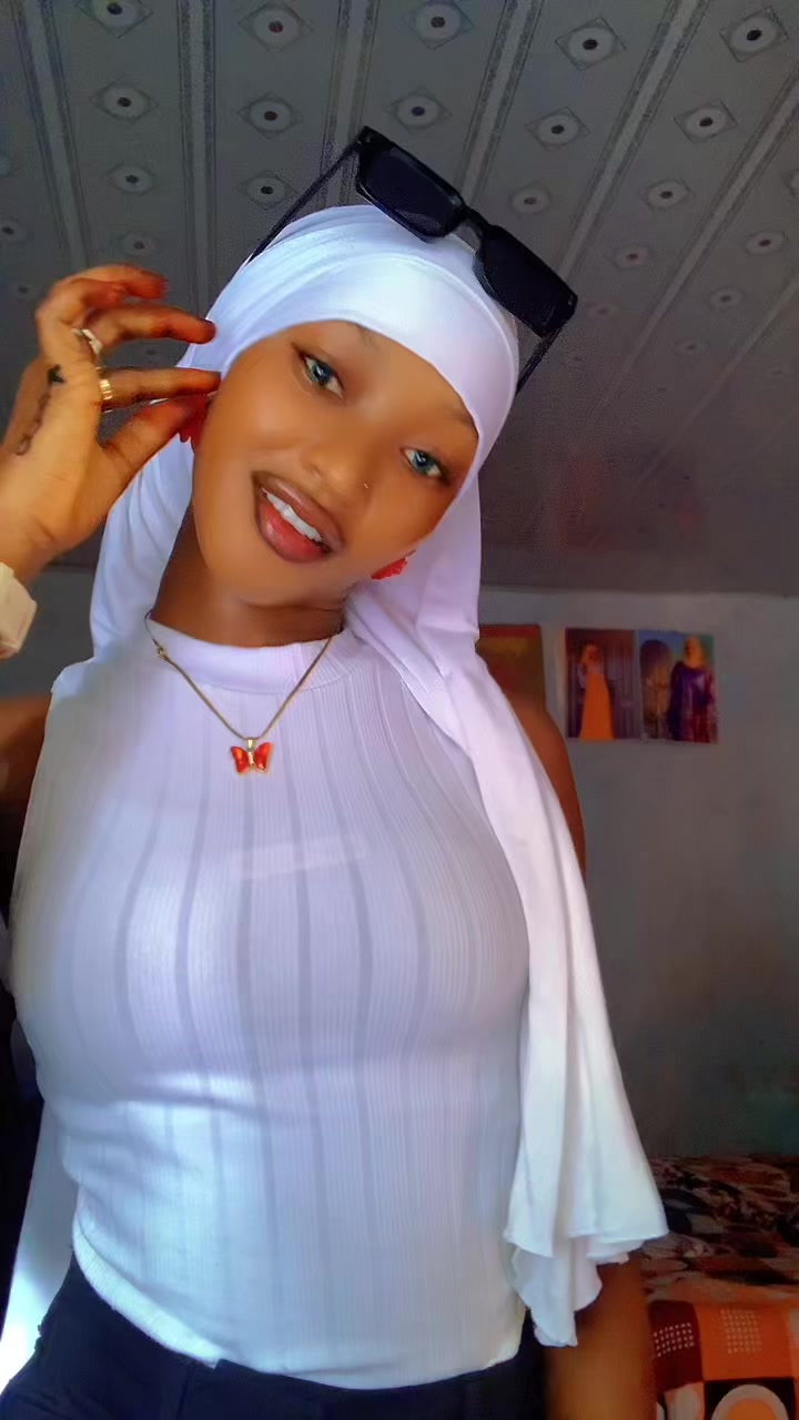 @<<🧕🦋F ❤️ONE💗27