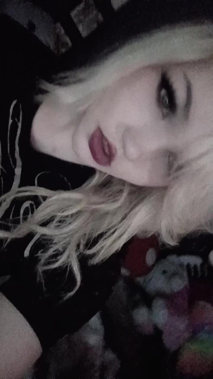 @🦑Xxpierced princessxX🐇